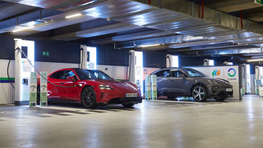 Porsche Taycan, Porsche Macan (i-d), inauguración de la estación de carga rápida de Nuevos Ministerios, Madrid, 2025, Porsche Ibérica