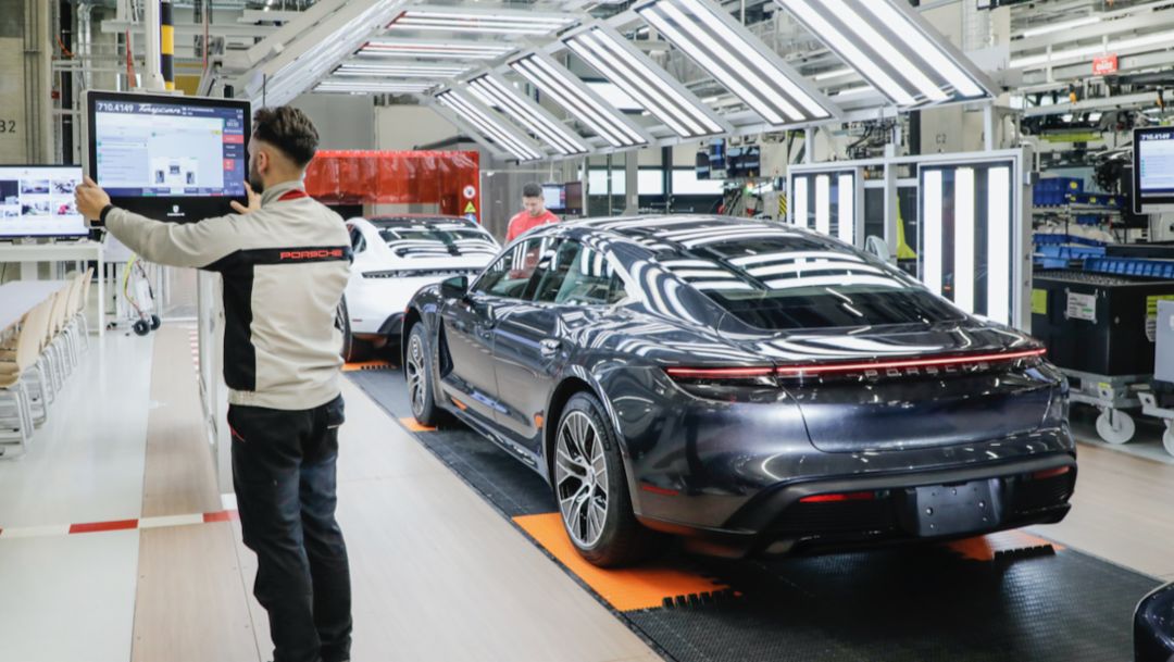 Vehicle routing card, 2020, Porsche AG