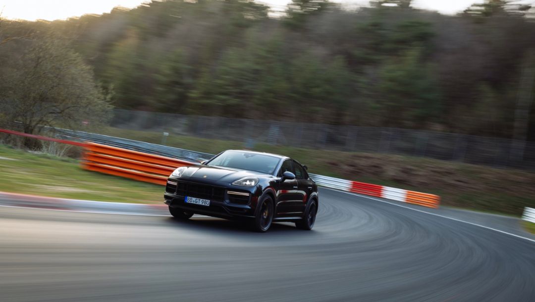 Prototype of the Cayenne, Nürburgring Nordschleife, 2021, Porsche AG