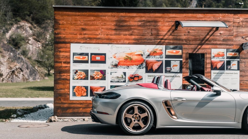 Boxster 25 Jahre, „Swiss Lachs“-Zucht , Lostallo, 2021, Porsche AG