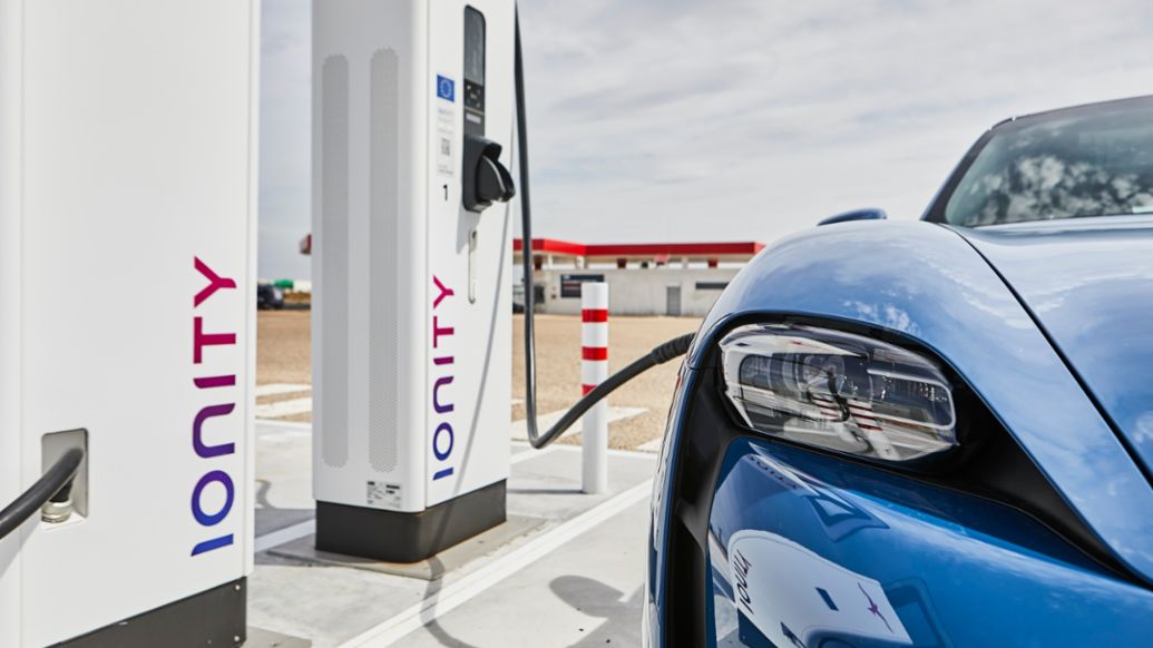 Porsche Taycan, ruta Madrid - Bilbao, 2021, Porsche Ibérica