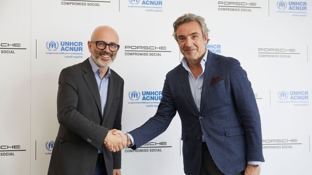 Francesco Sciacca, Director General del Comité Español de ACNUR, Tomás Villén, Director General de Porsche Ibérica (i-d), colaboración Porsche Ibérica - ACNUR para el programa &quot;Emergencia en Ucrania&quot;, 2022, Porsche Ibérica