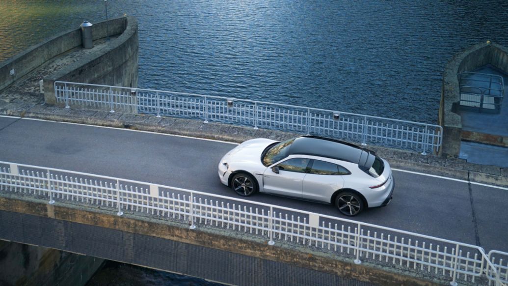 Porsche Taycan Turbo S Cross Turismo, central hidroeléctrica Aldeadávila, 2023, Porsche Ibérica