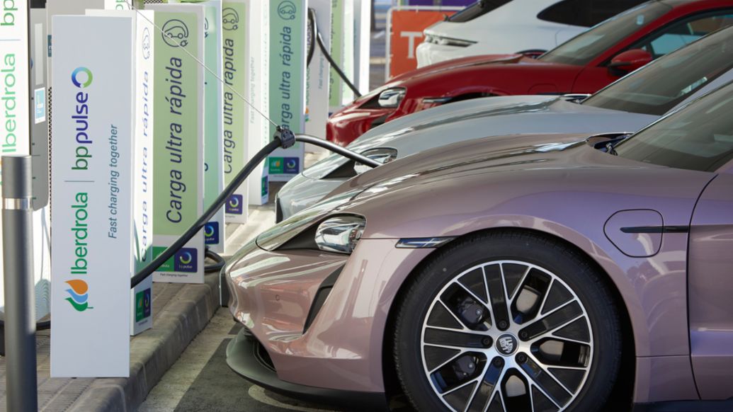 Estación de carga ultrarrápida de Porsche e Iberdrola / bp pulse, Murcia, 2024, Porsche Ibérica