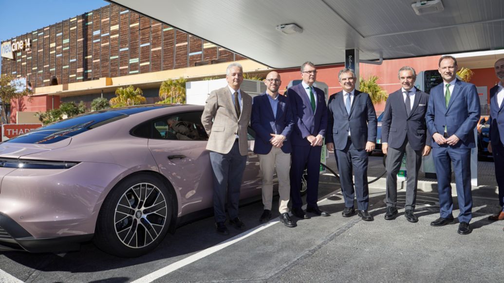 Estación de carga ultrarrápida de Porsche e Iberdrola / bp pulse, Murcia, 2024, Porsche Ibérica