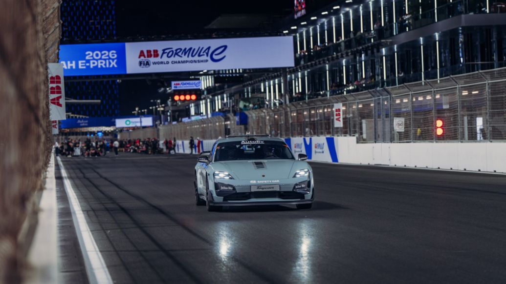 Porsche Taycan Turbo GT, coche de seguridad de la F&oacute;rmula E, 1&ordf; carrera del E-Prix de Yeda, 2026, Porsche AG