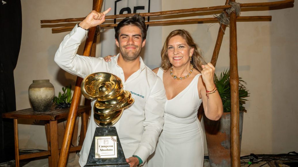  Jorge Luis Machuca y su navegante, Estela Rasc&oacute;n, Campeones absolutos del Rally Maya M&eacute;xico 2026,  Porsche de M&eacute;xico, 2026.