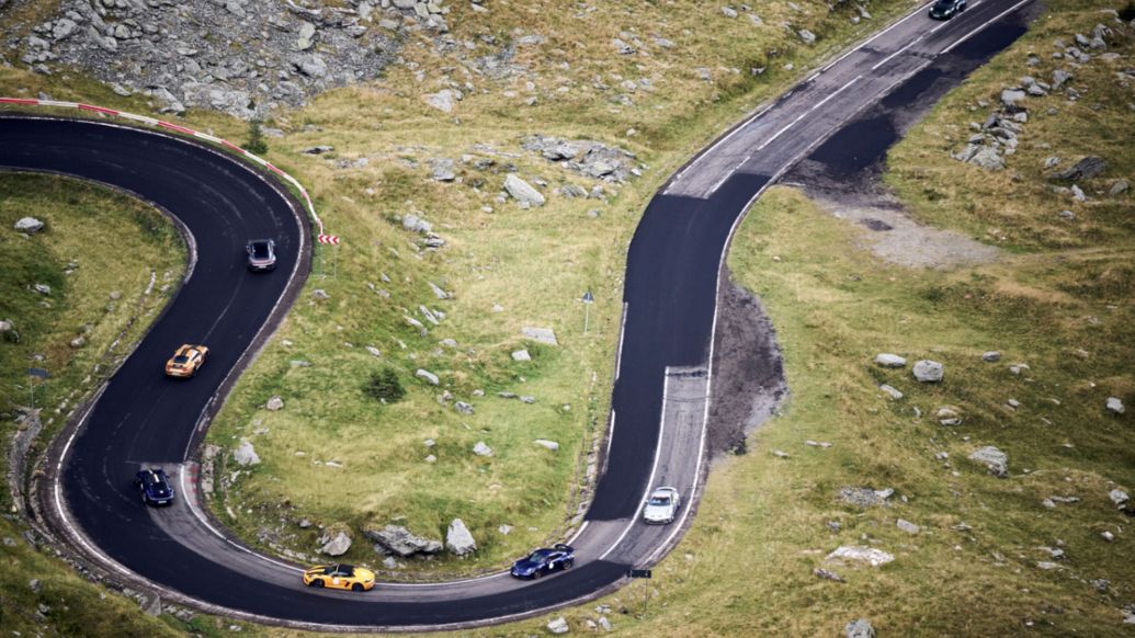 &Icirc;nt&acirc;lnire legendară: 250 de participanți din toată lumea s-au reunit la Transfăgărășan Getaway 2026, comunicat de presă, 09/09/2026, Porsche AG