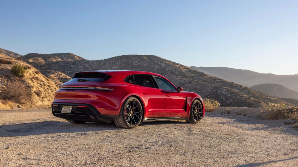 Taycan GTS Sport Turismo, Los Angeles, 2021, PCNA