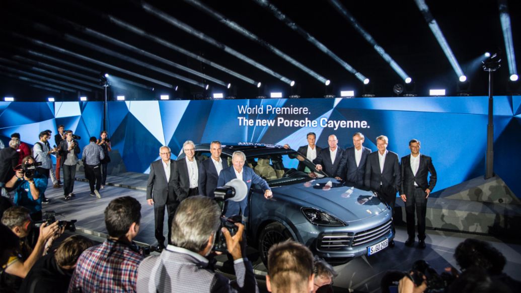 Uwe-Karsten Städter, Member of the Executive Board for Procurement, Andreas Haffner, Member of the Executive Board for Human Resources, Albrecht Reimold, Member of the Executive Board for Production and Logistics, Dr. Wolfgang Porsche, Chairman of the Supervisory Board, Lutz Meschke, Deputy Chairman of the Executive Board and Member of the Executive Board for Finance and IT, Uwe Hück, Former Chairman of the Group Works Council, Oliver Blume, Chairman of the Executive Board, Detlev von Platen, Member of the Executive Board for Sales and Marketing, Michael Steiner, Member of the Executive Board Research and Development, l-r, Cayenne, World premiere Cayenne, Porsche Museum, 2017, Porsche AG