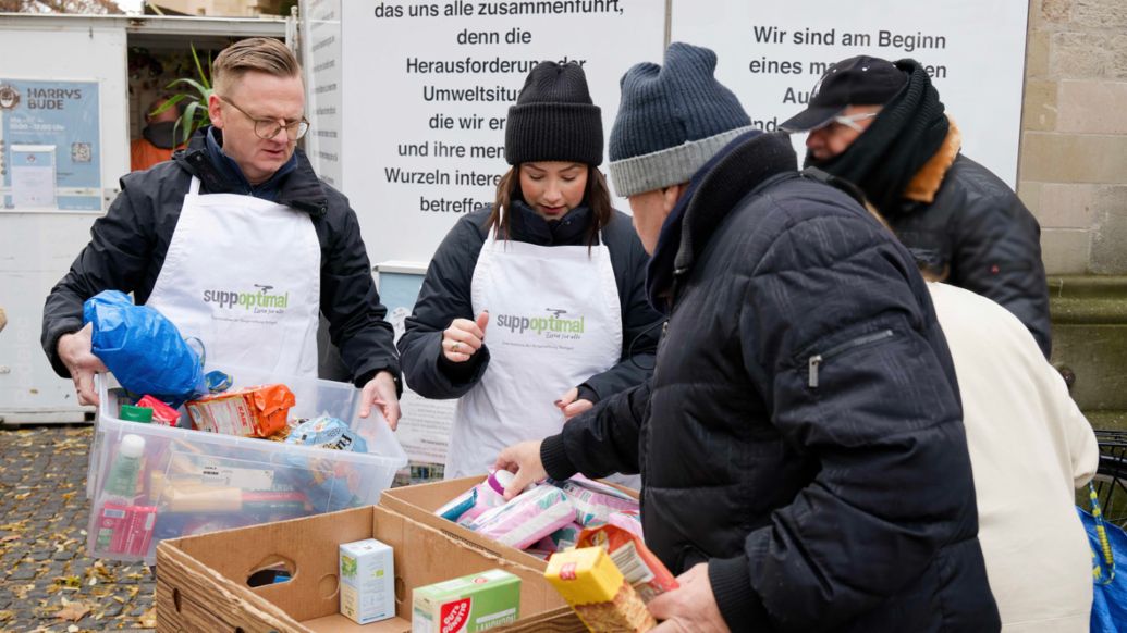 Kim-Lea Dongus, Directora de Proyectos Corporativos de Voluntariado en Porsche, iniciativa “Porsche hilft”, 2023, Porsche AG