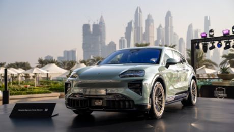 Between skyline and sand: the Cayenne Electric makes its physical debut in Dubai