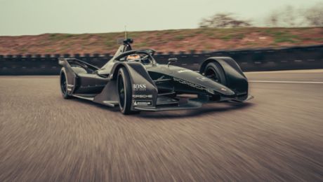Neel Jani completes successful rollout for Porsche