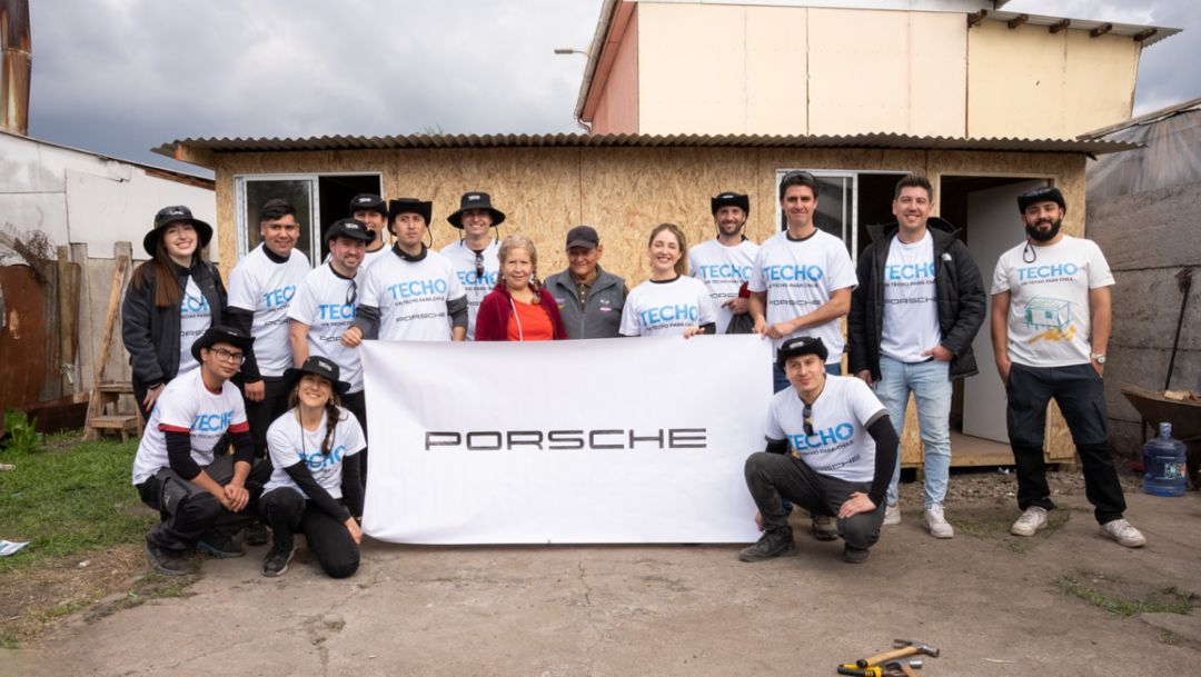 Porsche y TECHO construyen hogares y llevan esperanza a familias chilenas