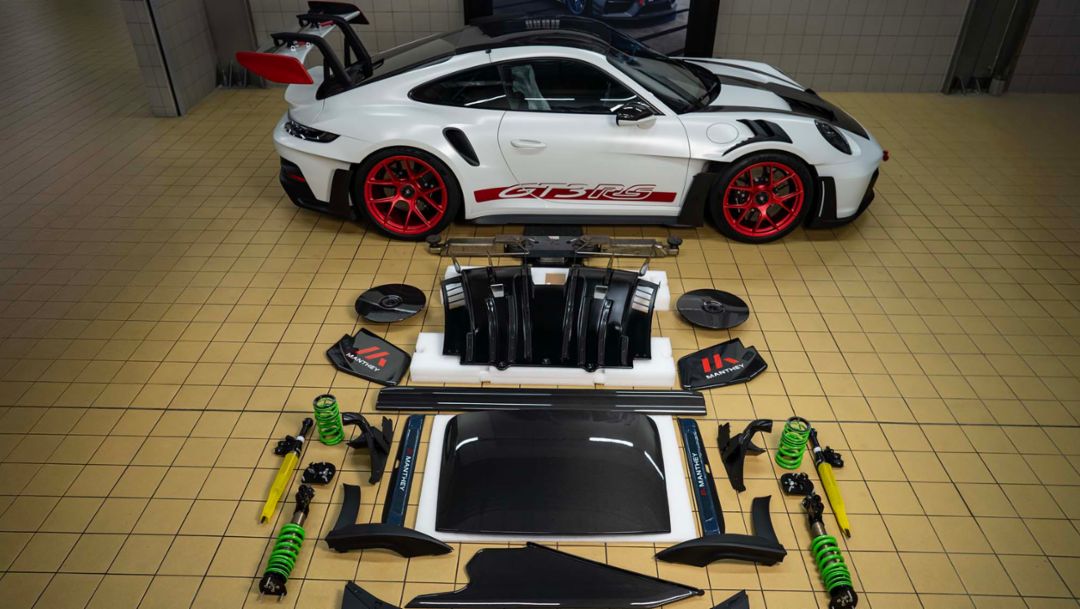 Porsche Centre Abu Dhabi installs its first Manthey Performance Kit on a 911 GT3 RS