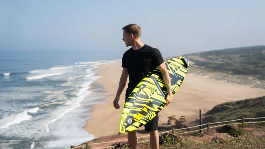 Porsche y Sebastian Steudtner presentan una nueva tabla de surf