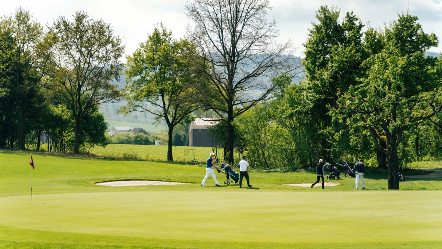 2025, Porsche Schweiz AG