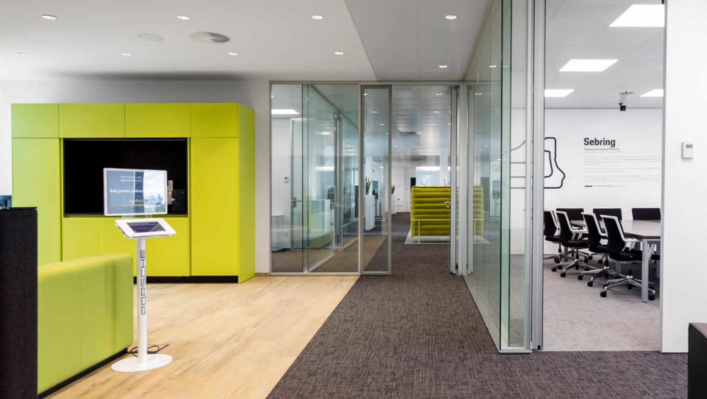 Nuevo edificio de Porsche Ibérica, Madrid, 2019, 40º aniversario de Porsche Ibérica (1984-2024)