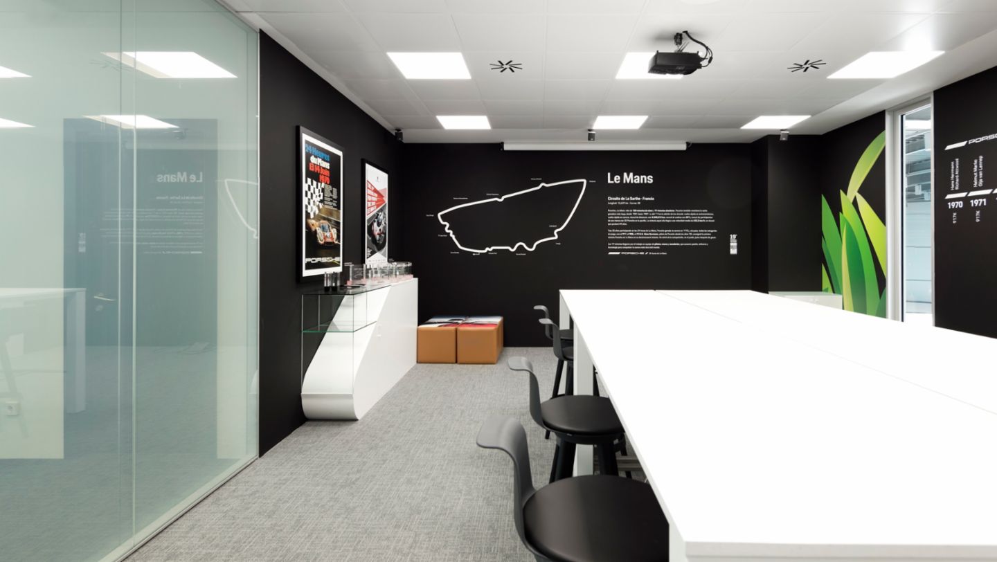 Nuevo edificio de Porsche Ibérica, Madrid, 2019, 40º aniversario de Porsche Ibérica (1984-2024)