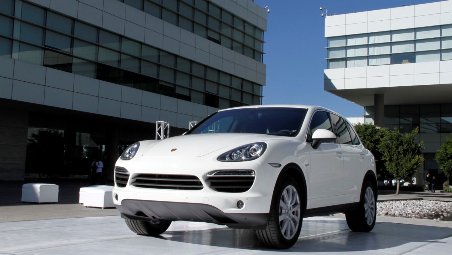 2010: Presentación del Porsche Cayenne S E-Hybrid