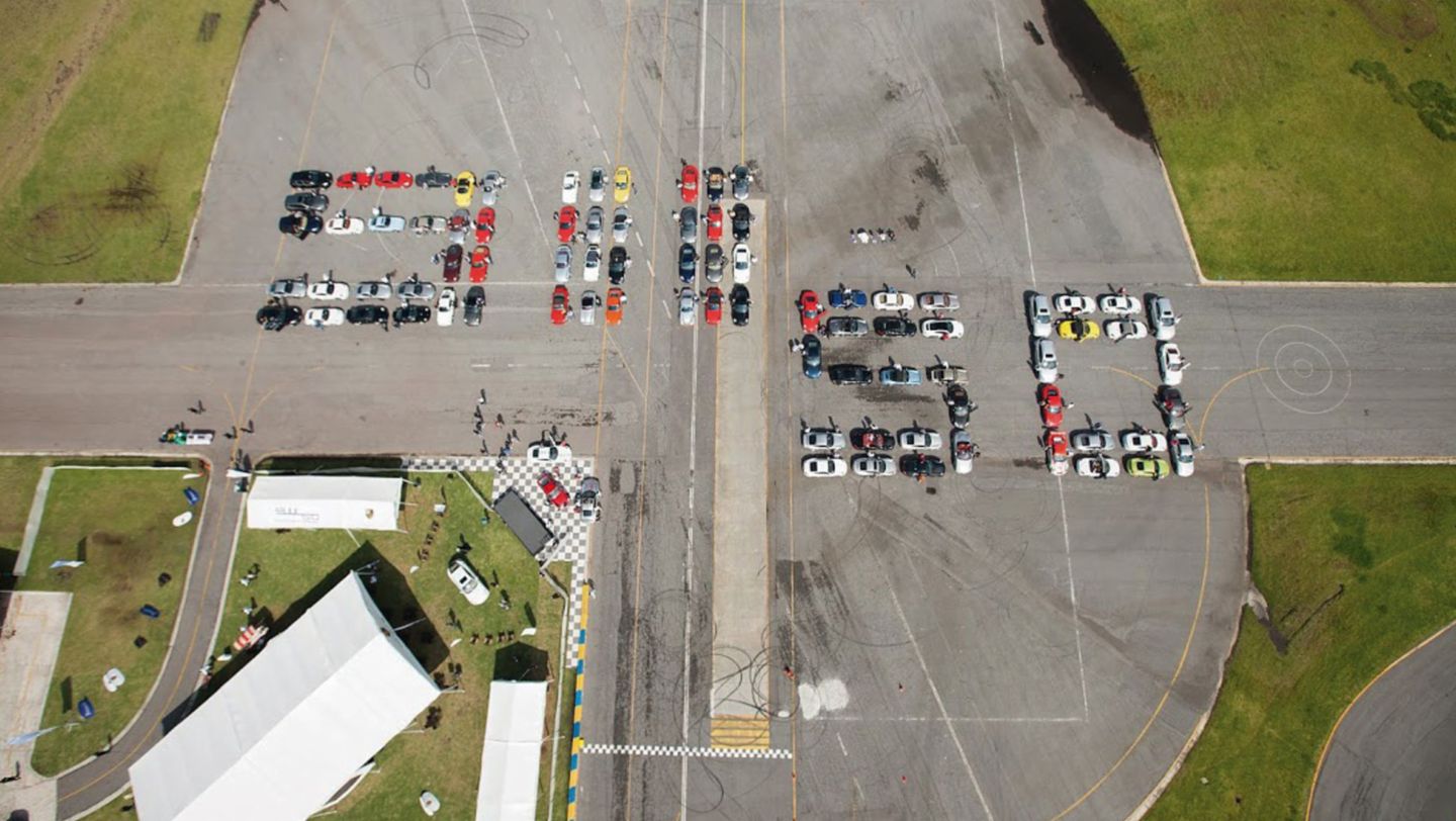 2013: Festejo por los 50 años del 911