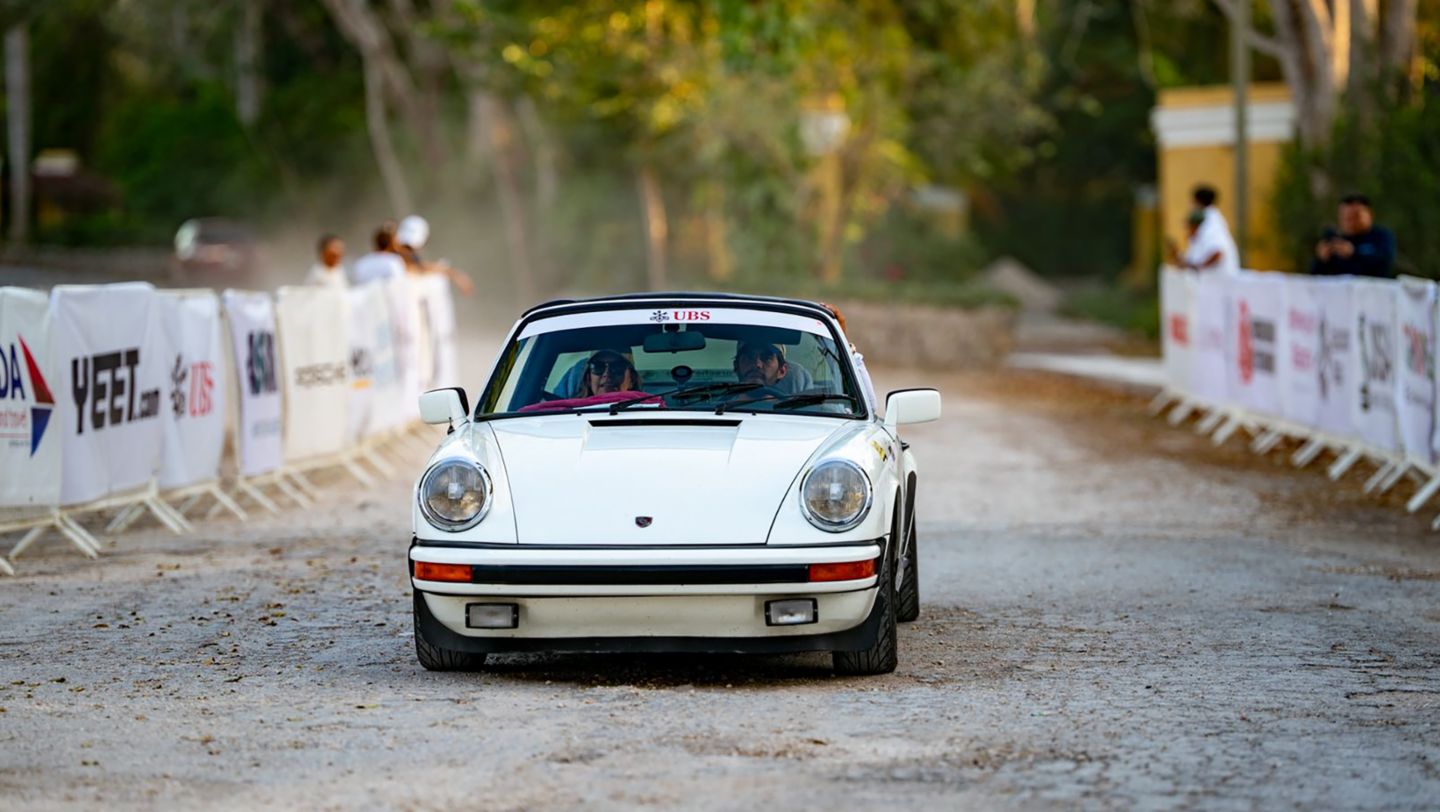 Porsche 911 Targa de 1978 de Jorge Luis Machuca, Campeón absoluto del Rally Maya México 2026,  Porsche de México, 2026.
