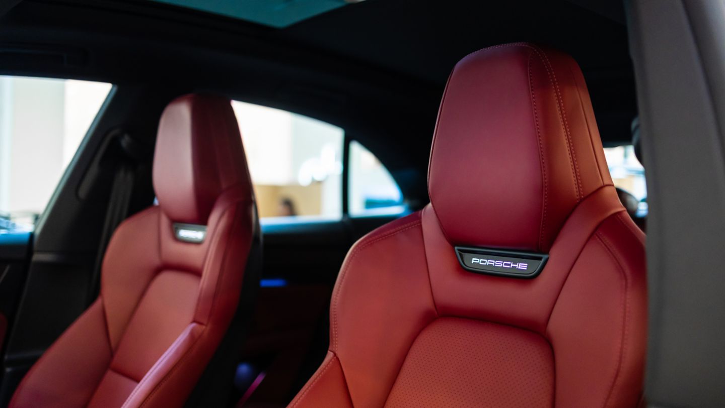 Interior: Porsche Macan GTS eléctrico