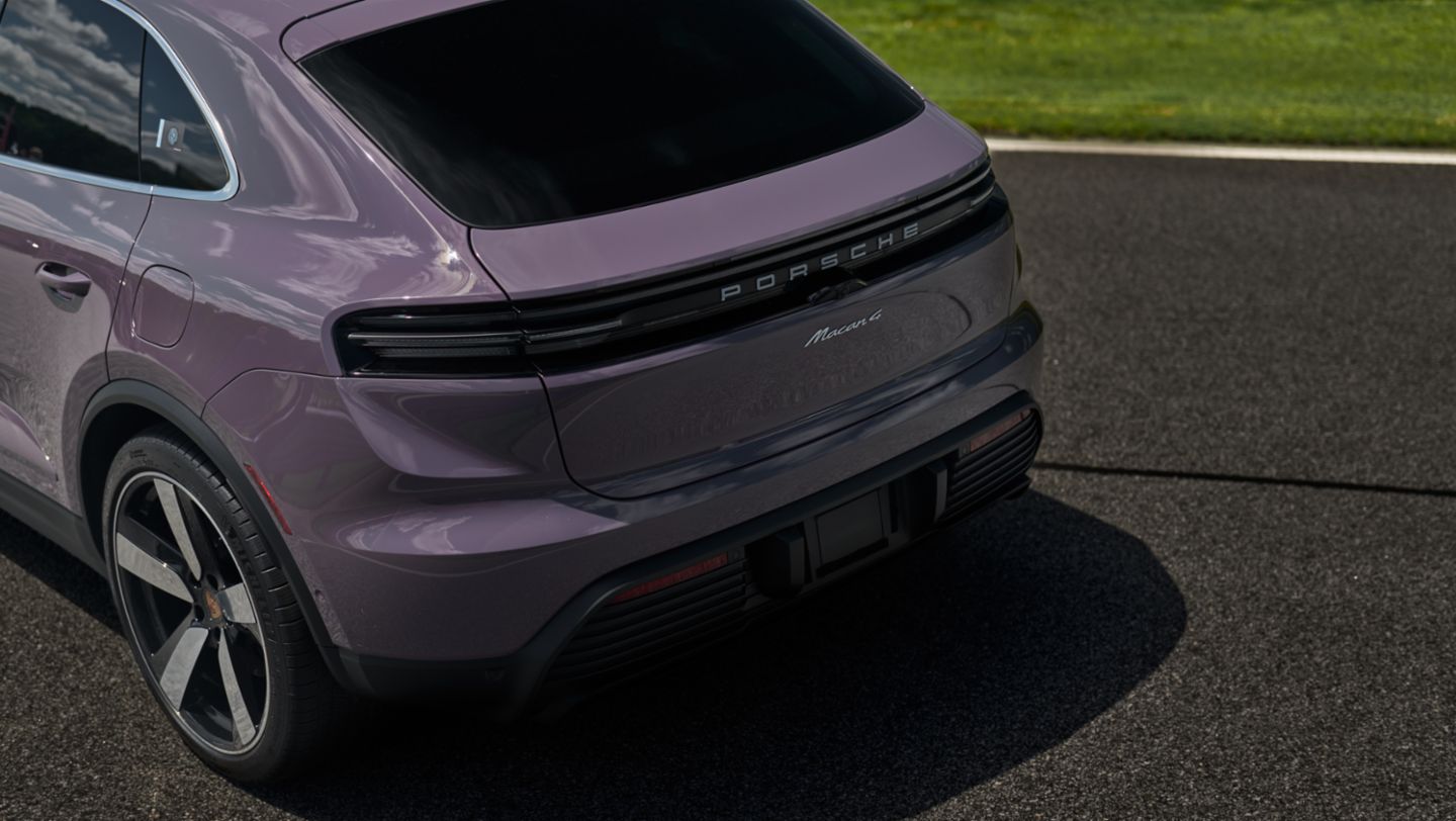 Porsche Experience Centers welcome the new Macan Electric to the track