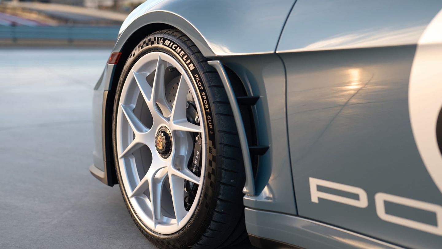 Porsche and RM Sotheby’s to auction rare 911 S/T to support the American Red Cross 