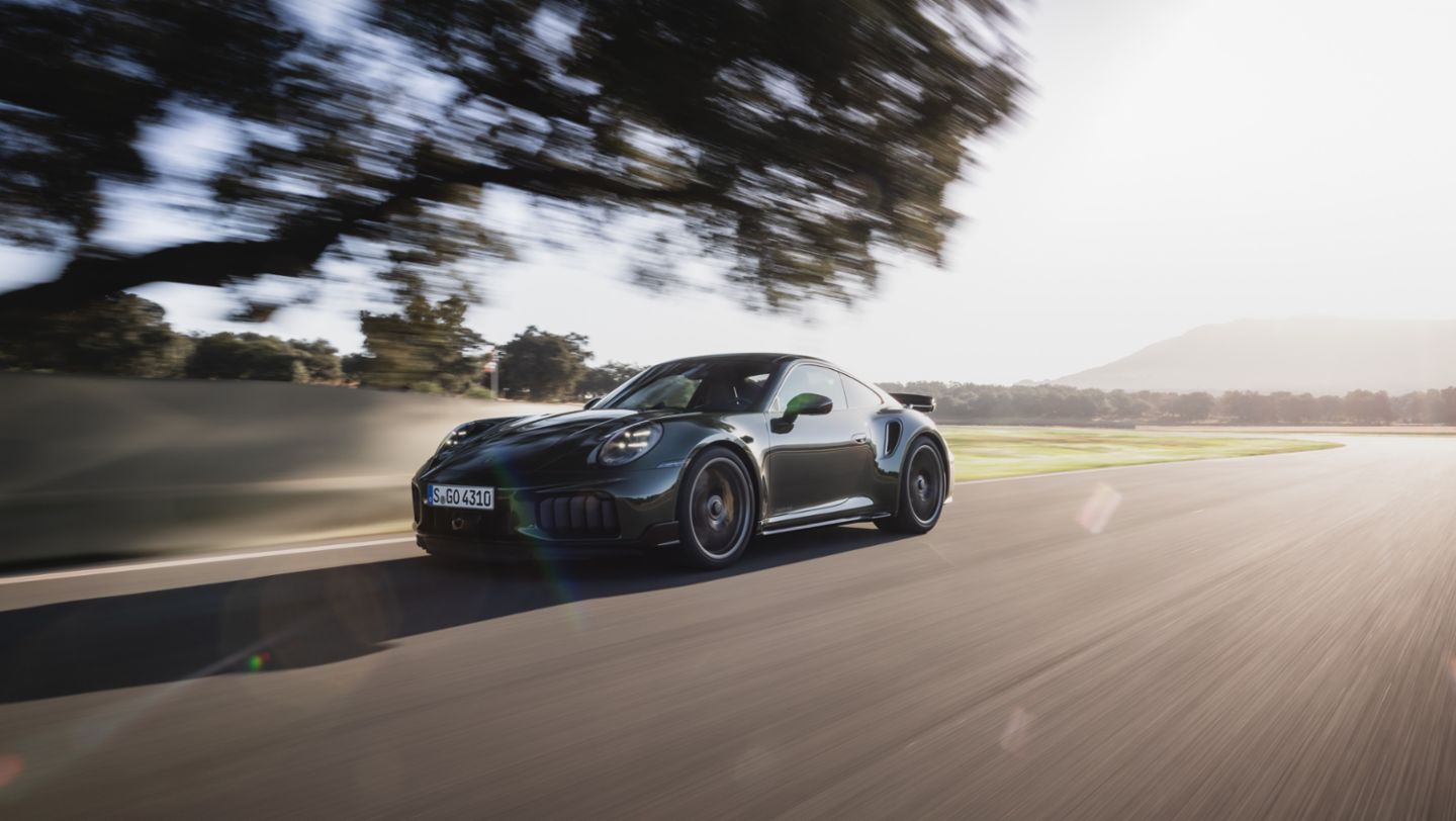 911 Turbo S Coupé, Oak Green Metallic Neo 