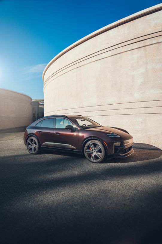 Copper Ruby Metallic Macan Turbo