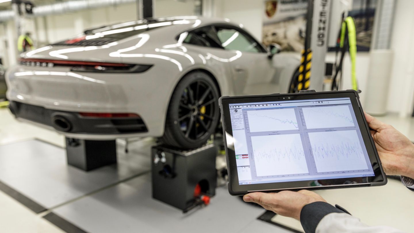 911 Carrera S, production workshop, 2019, Porsche AG
