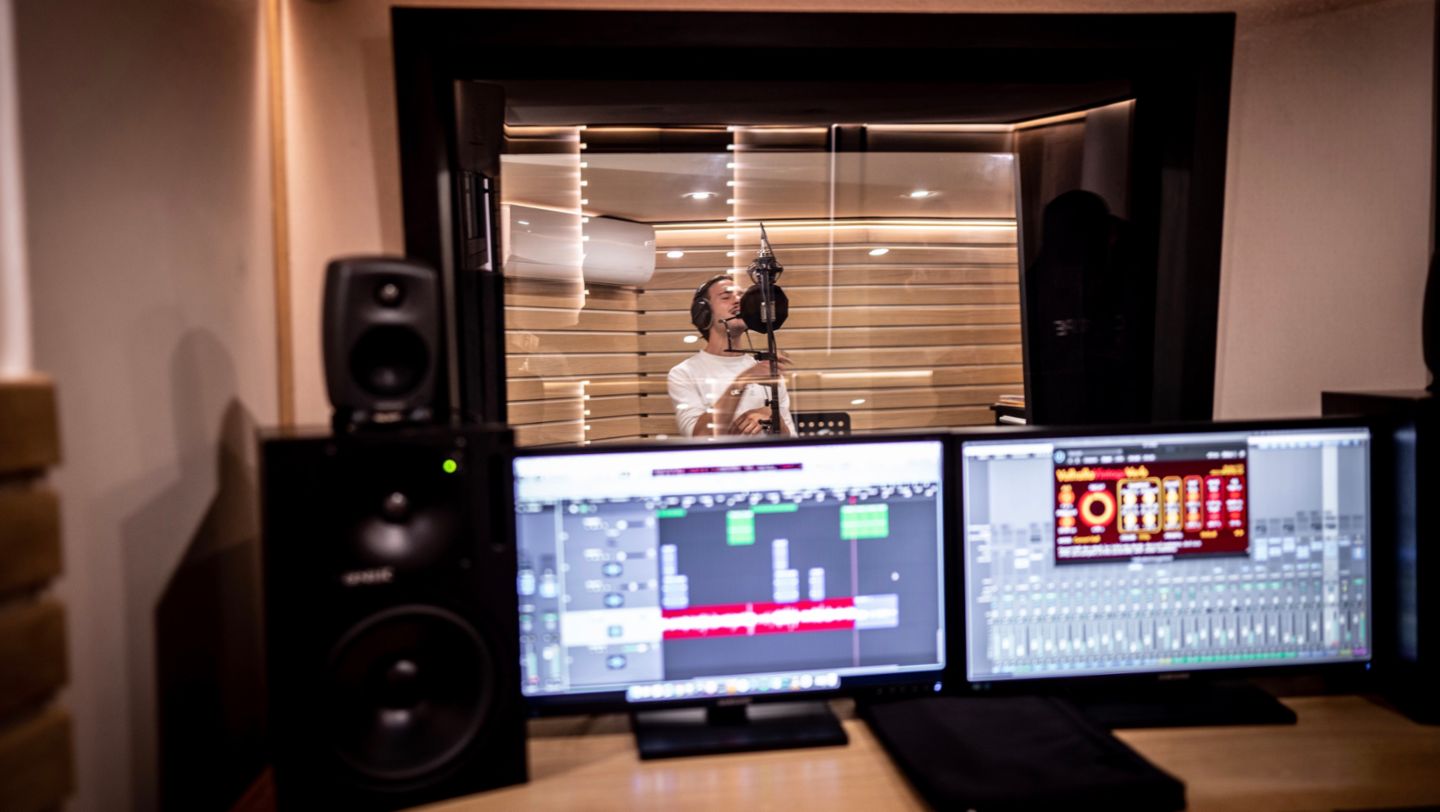 Lord Esperanza, rapper, Roadtrip Back 2 Tape, Paris, 2020, Porsche AG