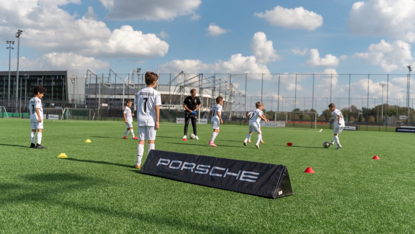 Borussia Mönchengladbach, 2021, Porsche AG