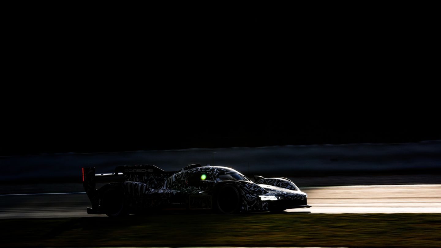 Prototipo LMDh, Circuito de Montmeló, España, 2022, Porsche AG