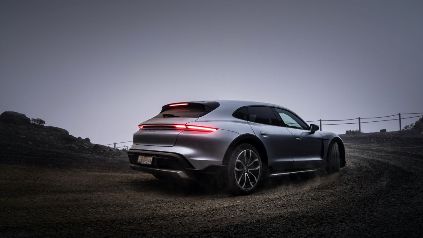 Taycan 4 Cross Turismo, 2023, Australia, Porsche AG