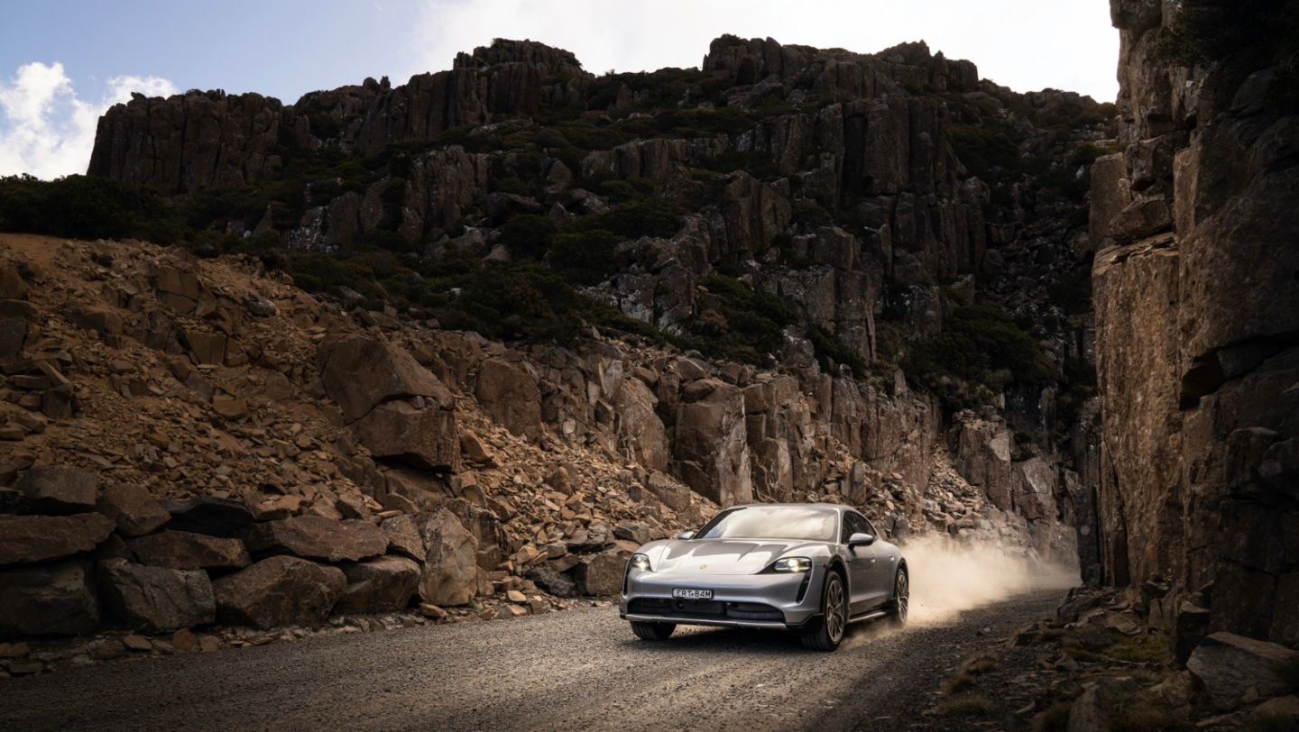 Taycan 4 Cross Turismo, 2023, Australia, Porsche AG