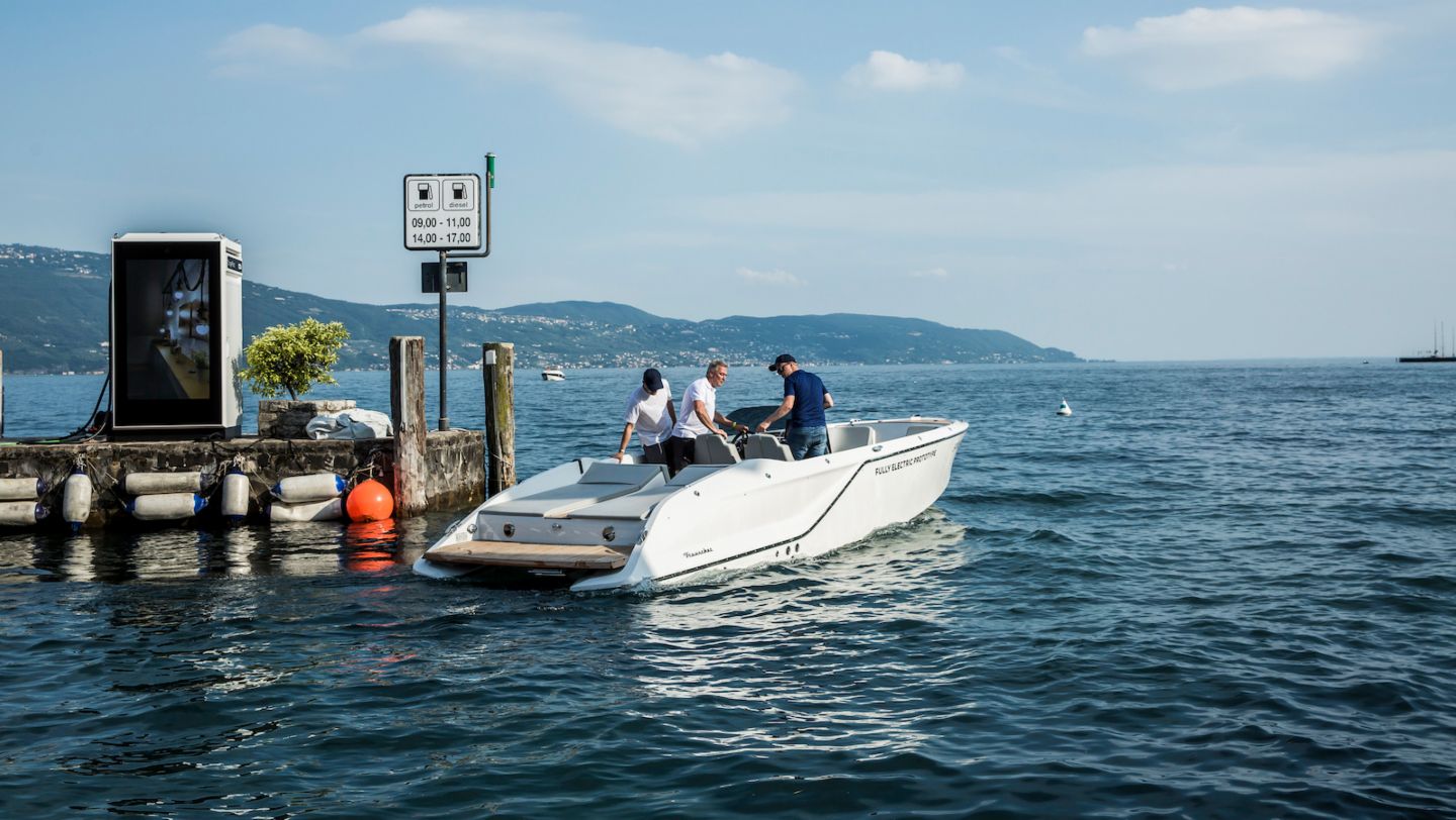 Frauscher × Porsche 850 Fantom Air, 2023, Porsche AG