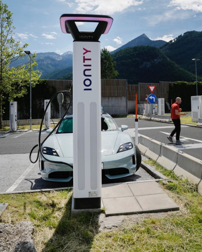 Taycan con batería Performance Plus, viaje Stuttgart - Estambul - Stuttgart, 2024, Porsche AG